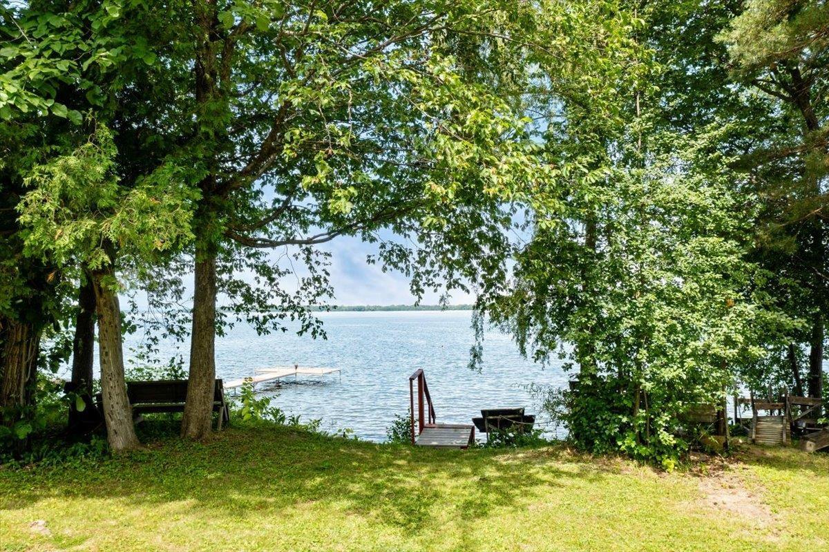 Image 2: 30ft Deeded Private Lake Access