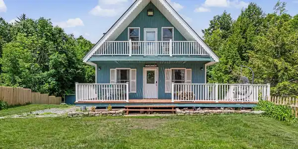 2194 Valley Road