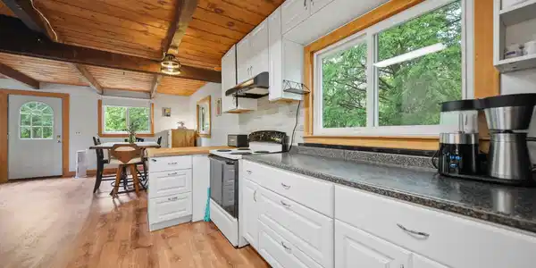 Image 2: Kitchen Image 2: Kitchen