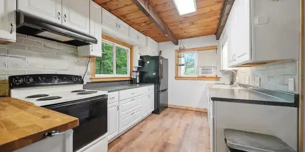 Image 3: Kitchen Image 3: Kitchen