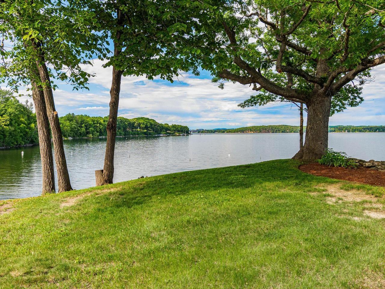 Image 3: Views Into Burlington Image 3: Views Into Burlington