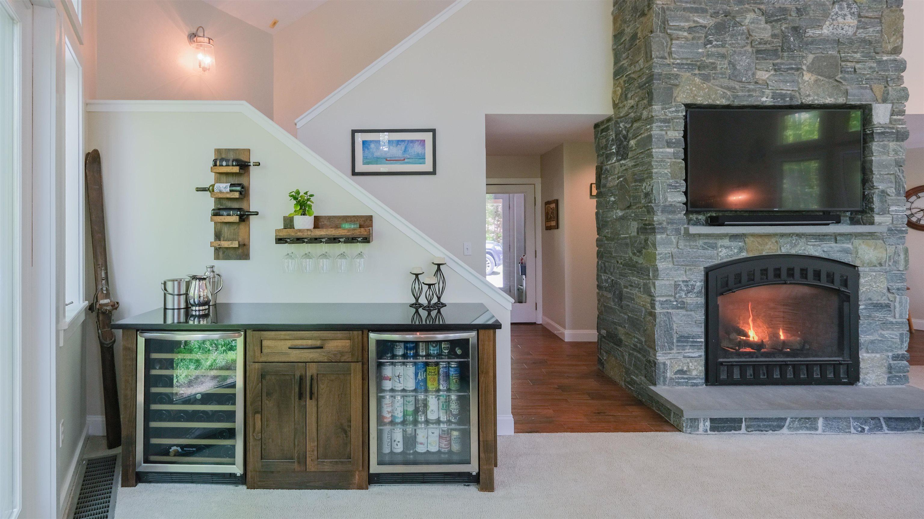 Image 4: Living room with fireplace Image 4: Living room with fireplace