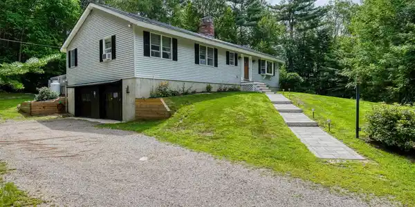 63 Maple Manor