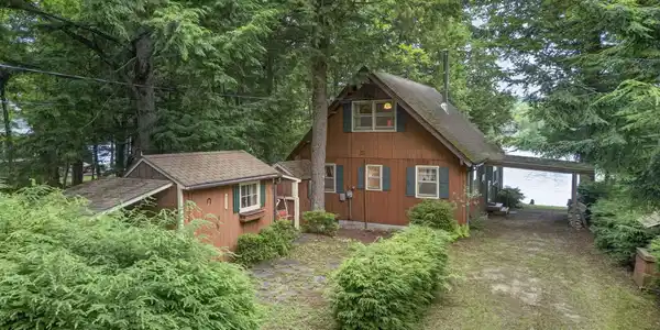 2395 Valley Road