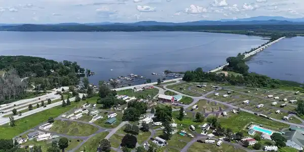 Image 2: Close to Lake Champlain Image 2: Close to Lake Champlain
