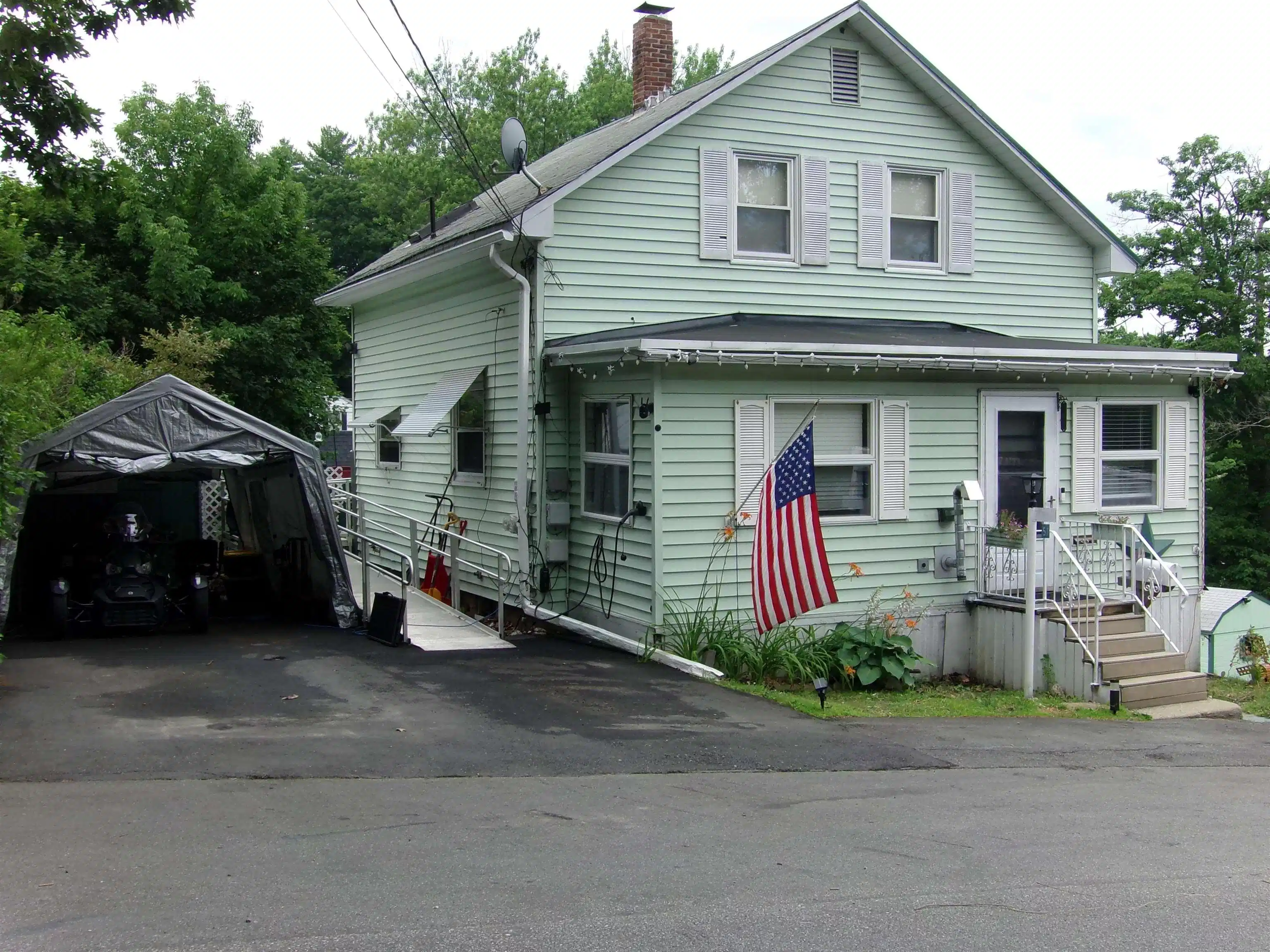 Image 1: 2 cars wide 2 cars deep if no carport