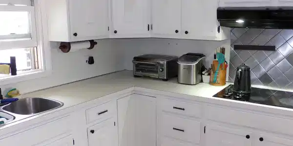 Image 2: Bright Kitchen