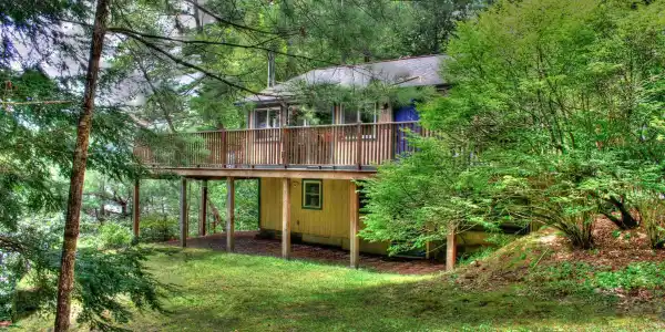 Image 3: Large Deck with Views Image 3: Large Deck with Views