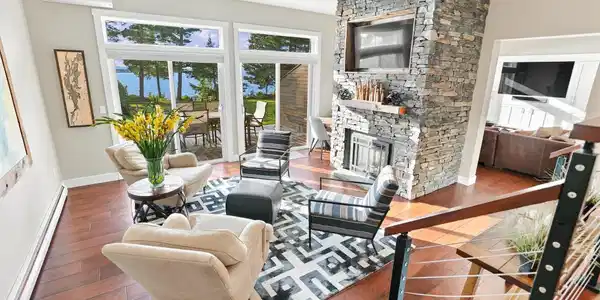 Image 2: family room Image 2: family room