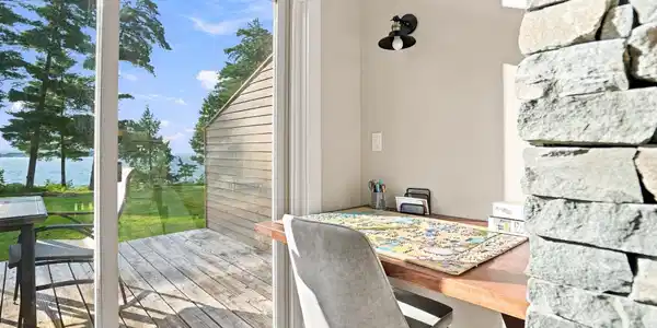 Image 3: family room Image 3: family room