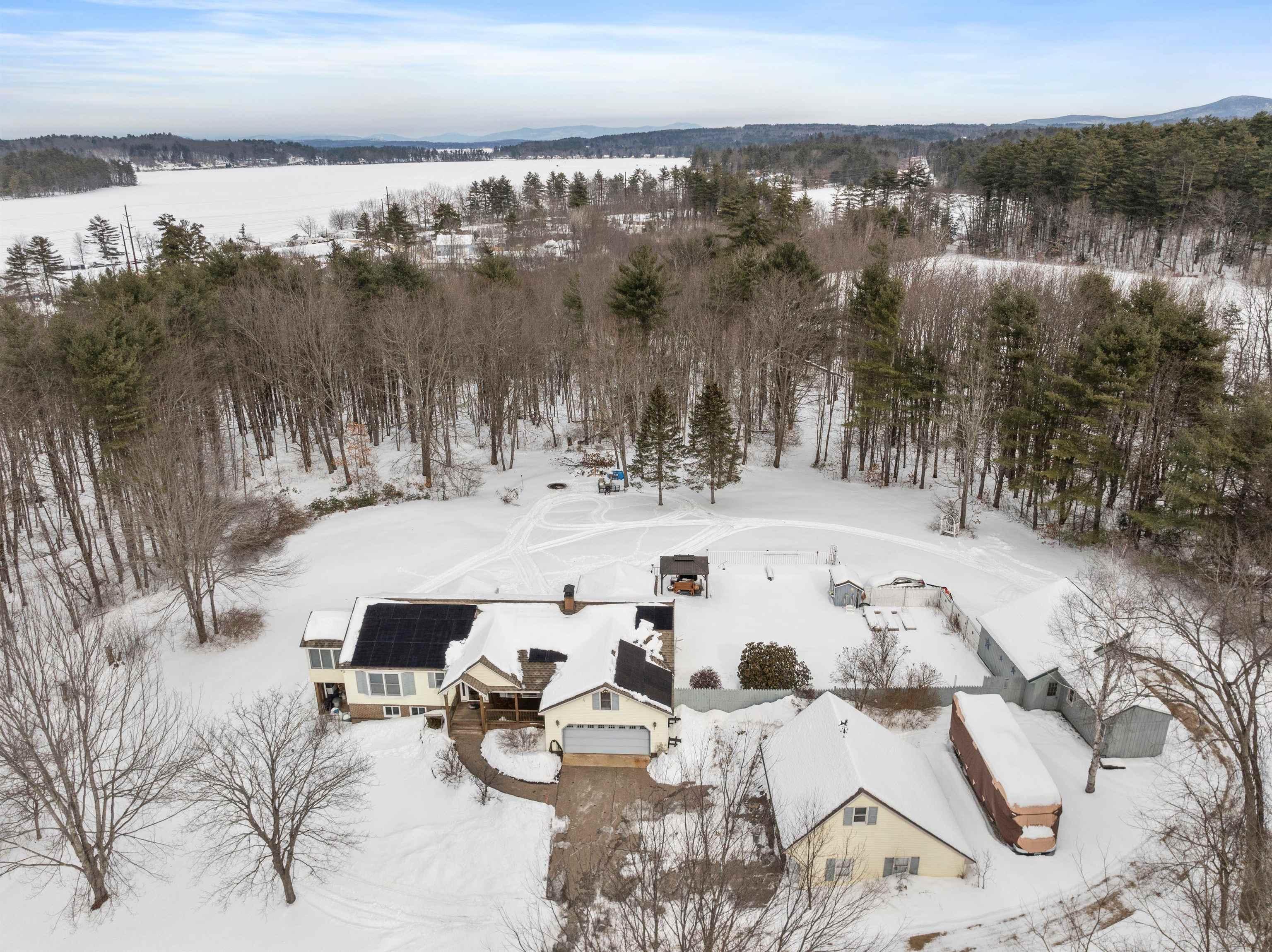 Image 4: 8 plus acres!