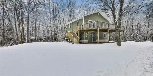 27 Elaine Drive