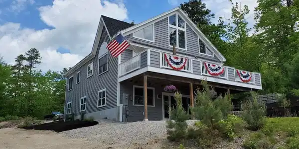 444 Huckins