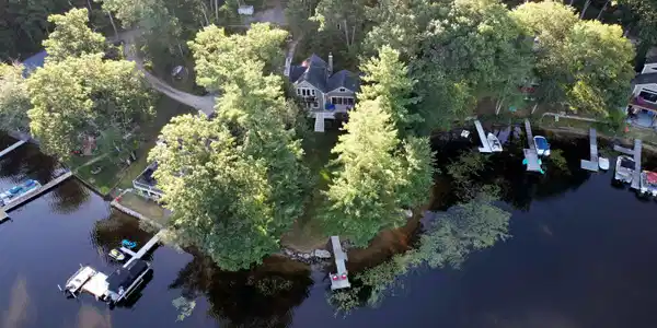 18 Lighthouse