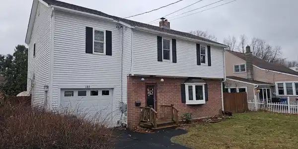 165 Woodbury Road