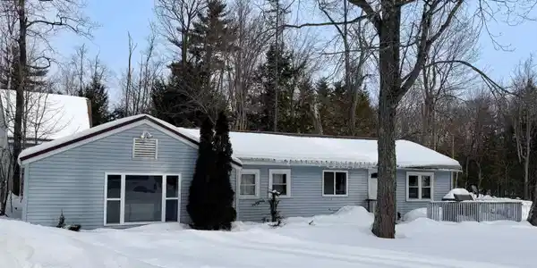 31 Pine Road