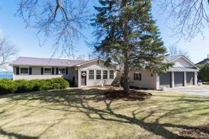 30 Longmeadow East