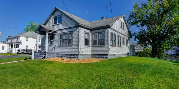 160 Lake
