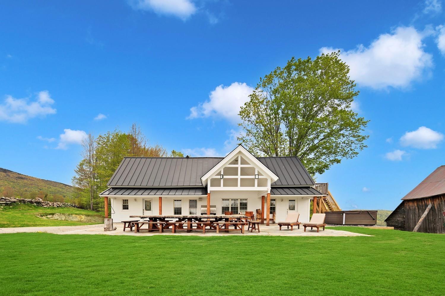 Image 1: Renovated 1800's Farm House Image 1: Renovated 1800's Farm House