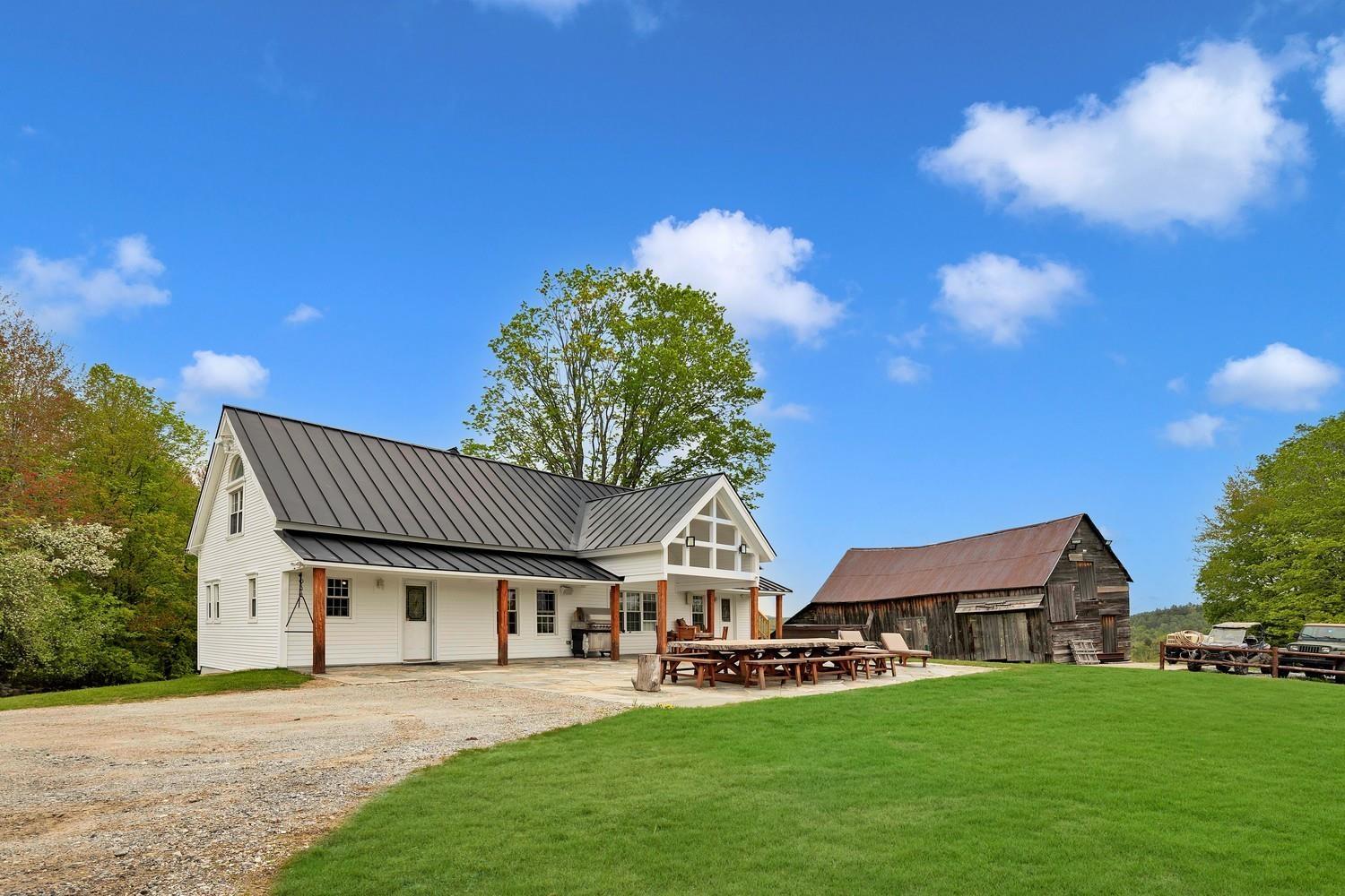 Image 3: Standing Seam Roof Image 3: Standing Seam Roof