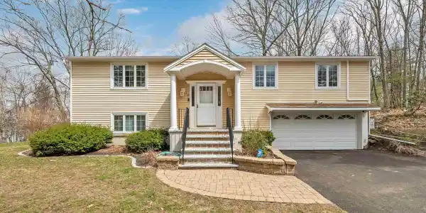 16 Pine Ridge