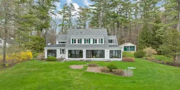 371 Wentworth