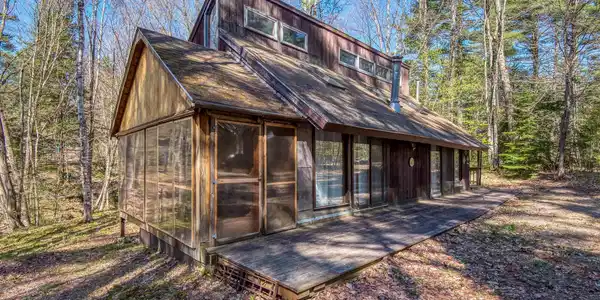17 North Pines Road