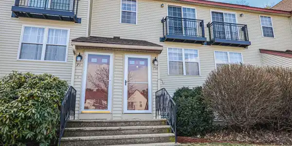 79 East Ridge