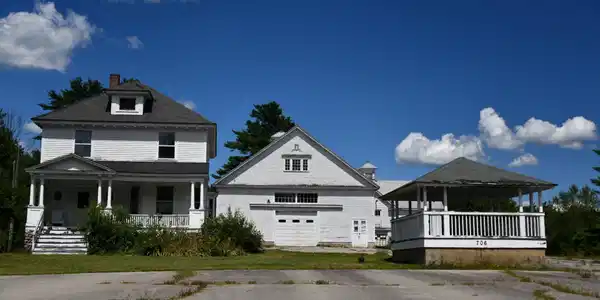 706 Laconia