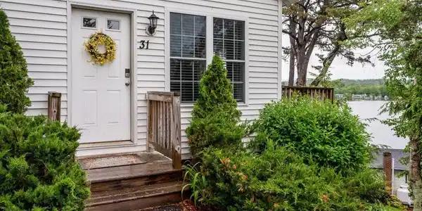 885 Laconia