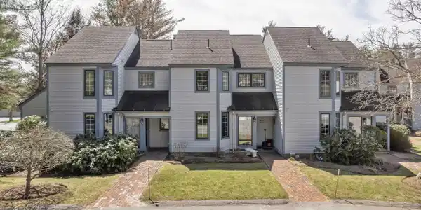 6 Windsor Square
