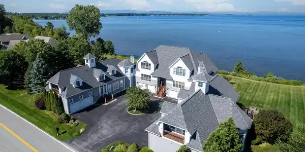 1067 Marble Island