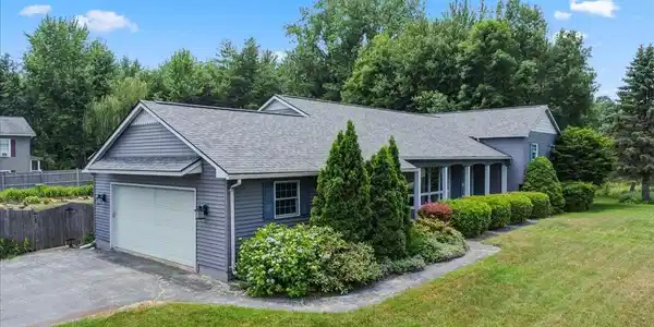 18 Turquoise Drive