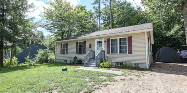 48 Ellen Brook