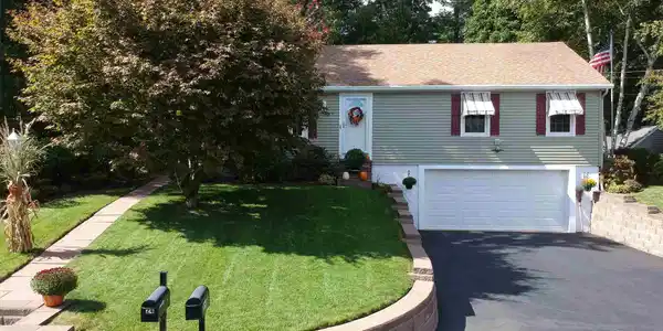 24 Bay Shore