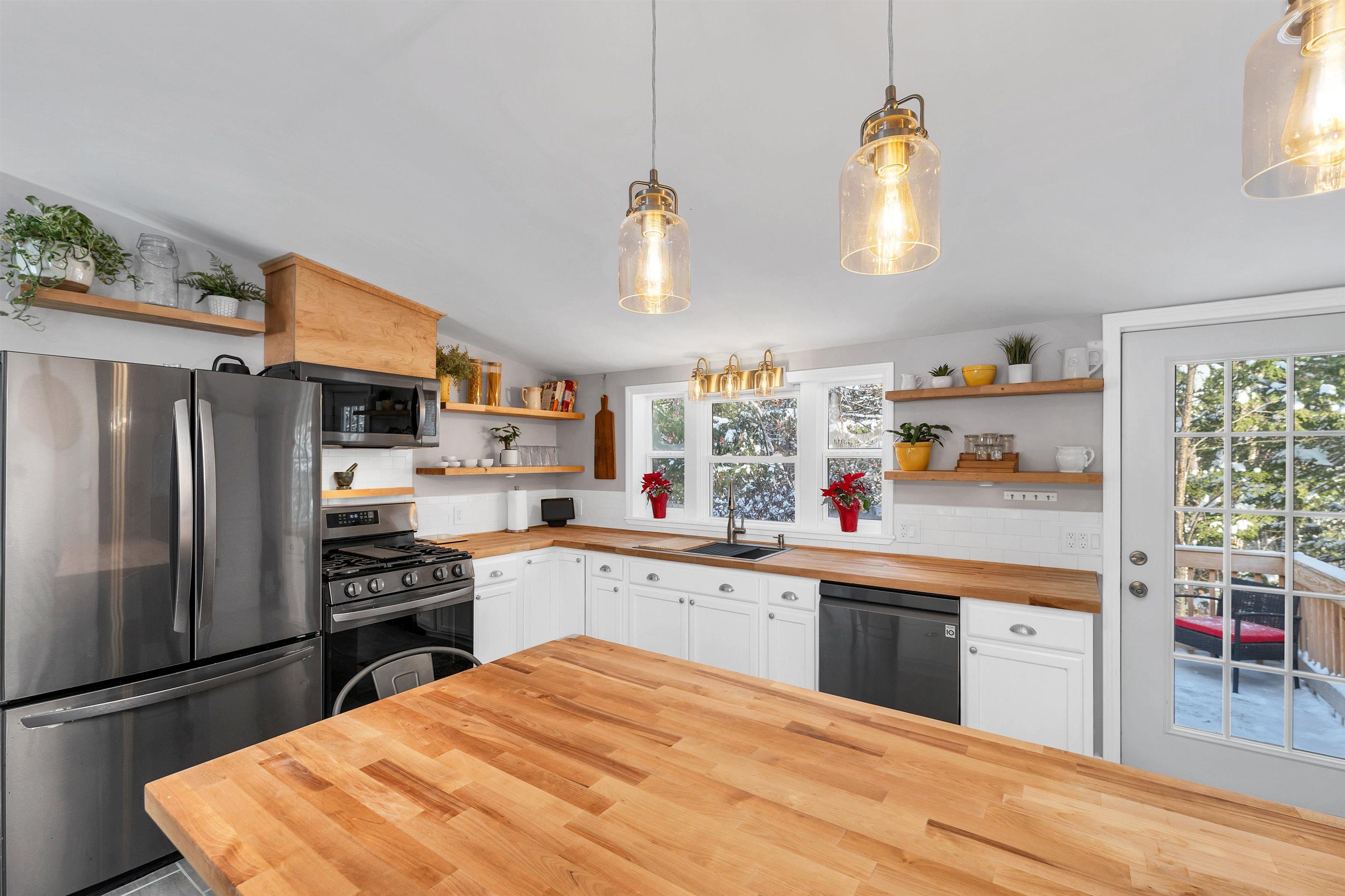 45 Gilman Point Road, Moultonborough, NH lhrmls01959959