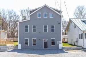 896 East Lakeshore