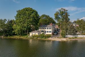 77 Wentworth