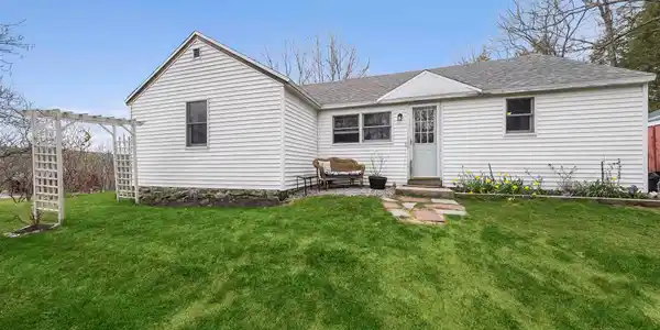 30 Old North Branch