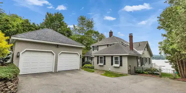 46 North Shore Road