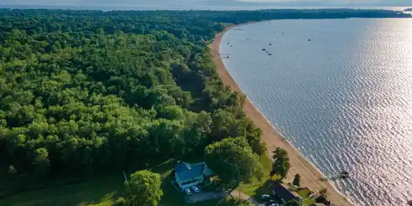 615 Thayer Beach