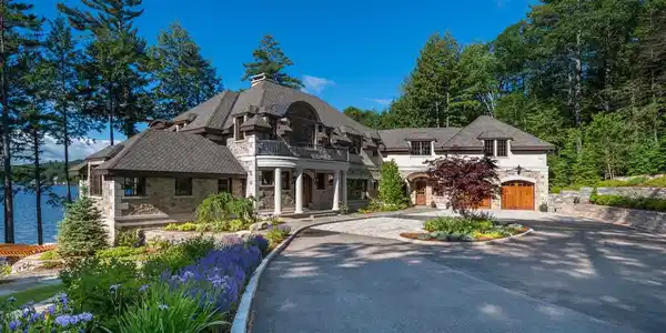 100 Garnet Hill
