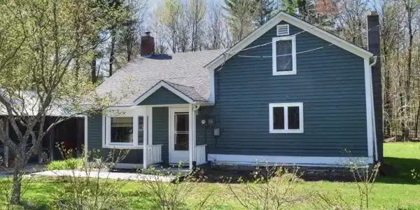 1327 Clay Point