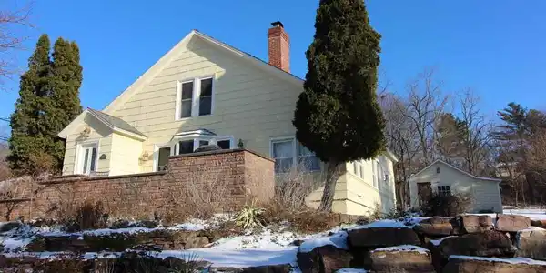 590 South Willard