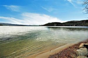49 Lakeshore