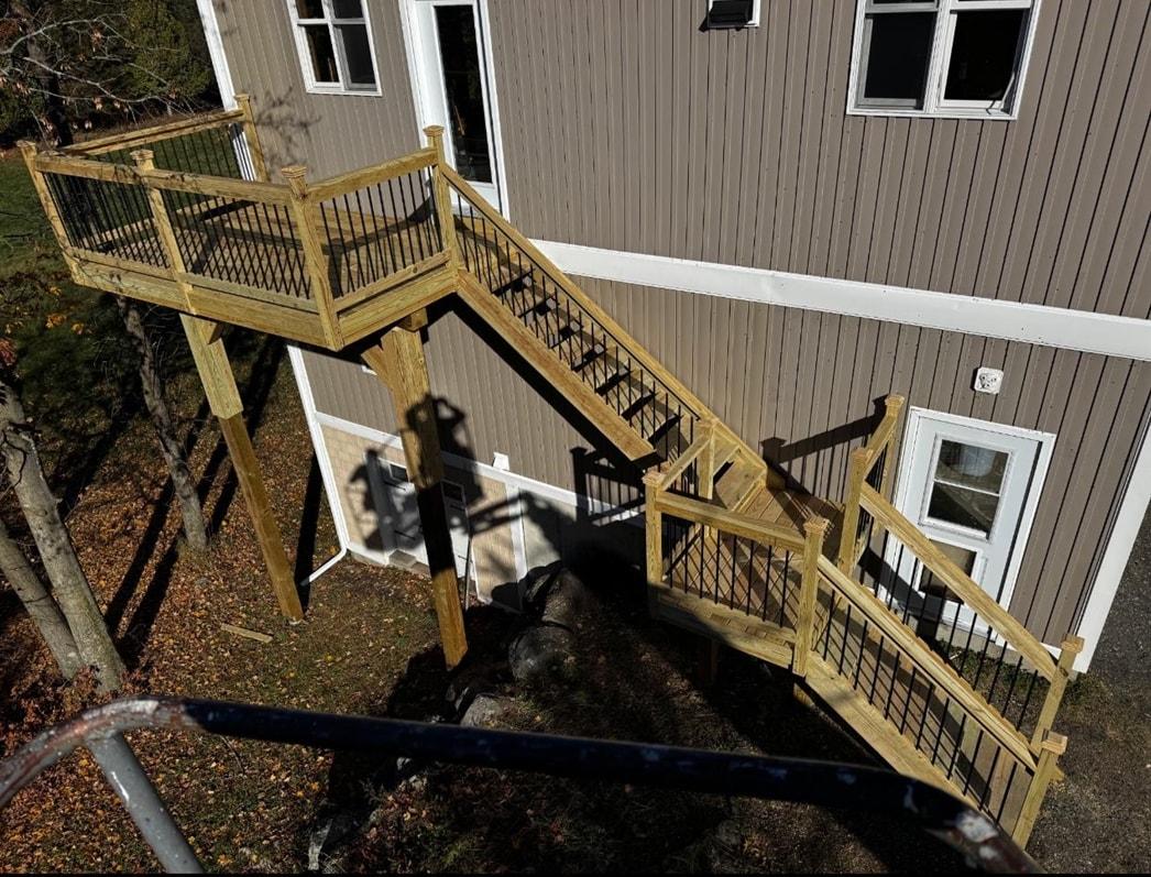 Image 2: New Deck. side view Image 2: New Deck. side view