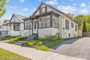 229 North Champlain