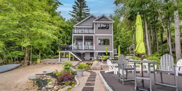 209 North Shore Road