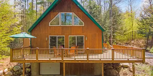 32 Collins Brook