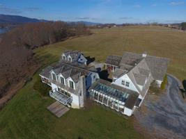 4738 Lake